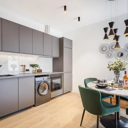 Tilia Luxury - 3 Bedrooms With Ac בודפשט